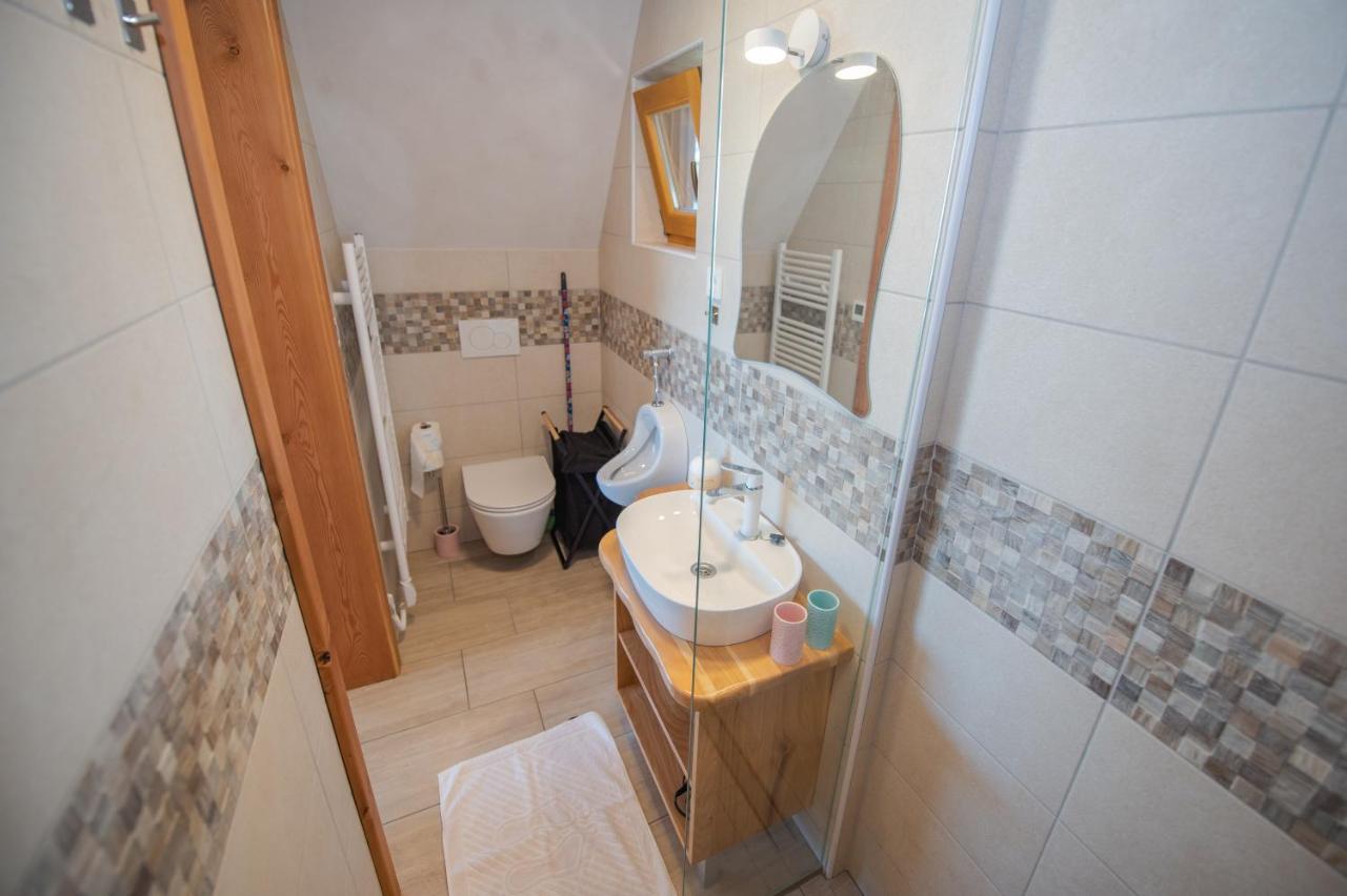 Holiday Home Ernest Zelezni With Hot Tub Ivancna Gorica Exterior foto